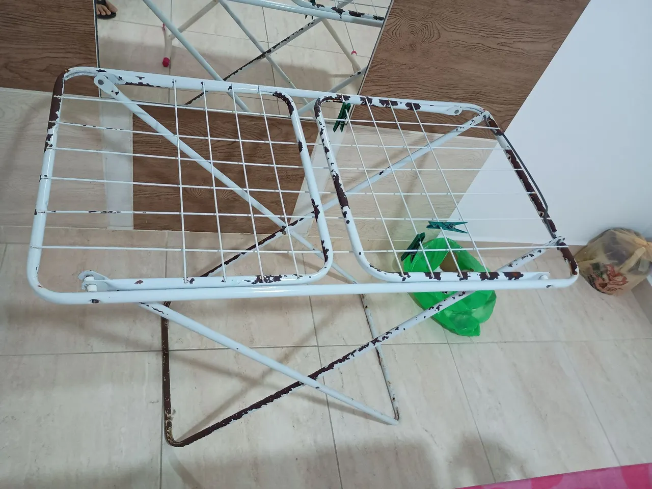 Varal de chão + mesa de passar e mangueira de gas