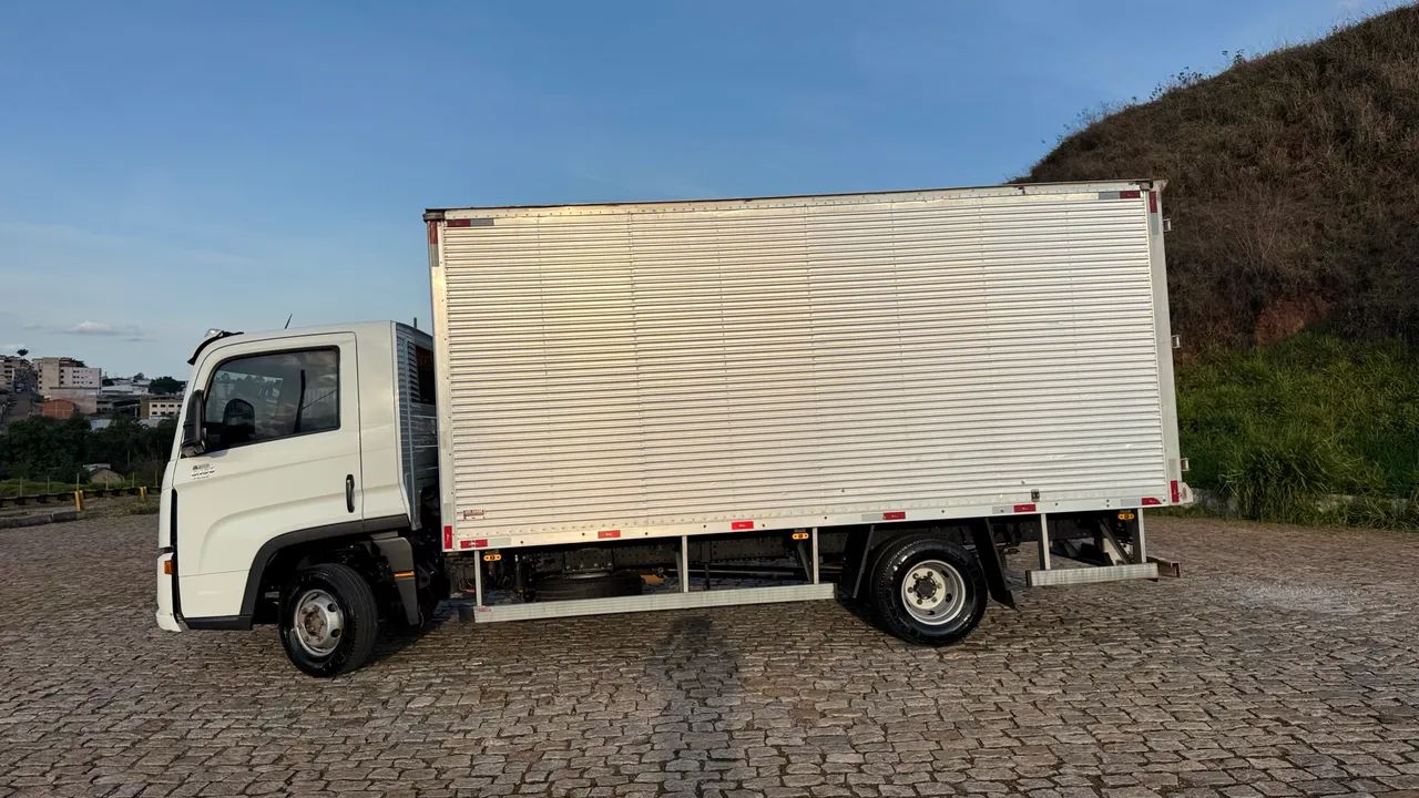 VW 6160 baú ano 2022 Novíssimo diferenciado  - Foto 8