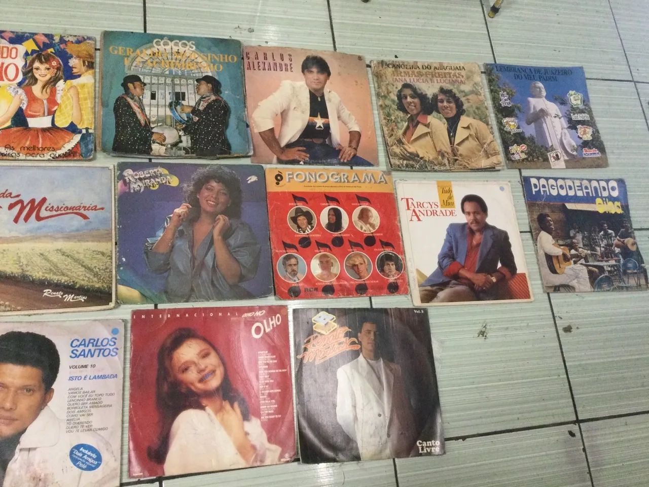 Lote com 56 discos  - Foto 2