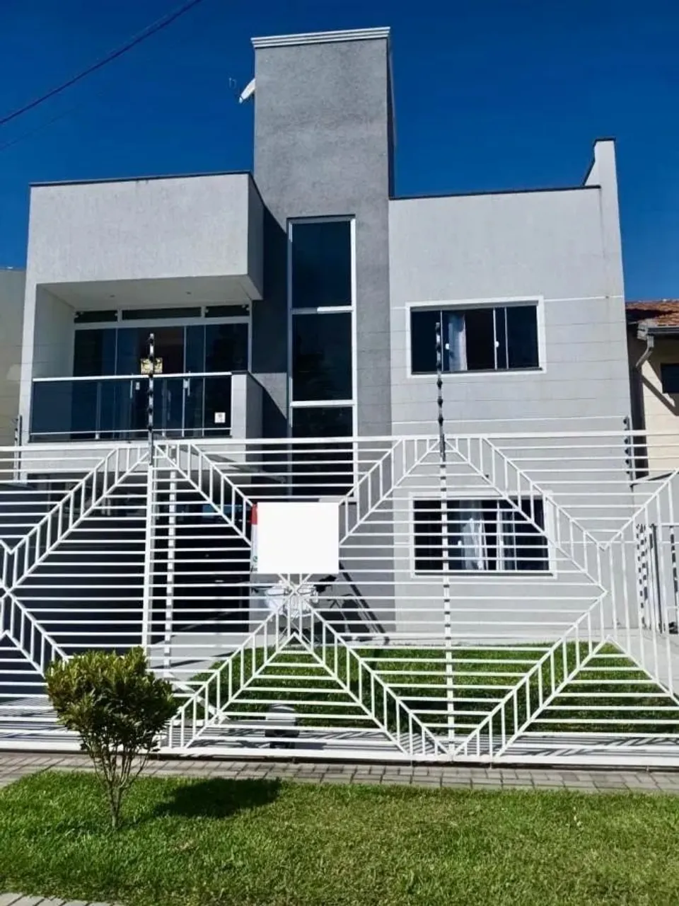 Sobrado para Venda em Curitiba, Campo Comprido, 3 dormitórios, 1 suíte, 3 banheiros, 2 vag