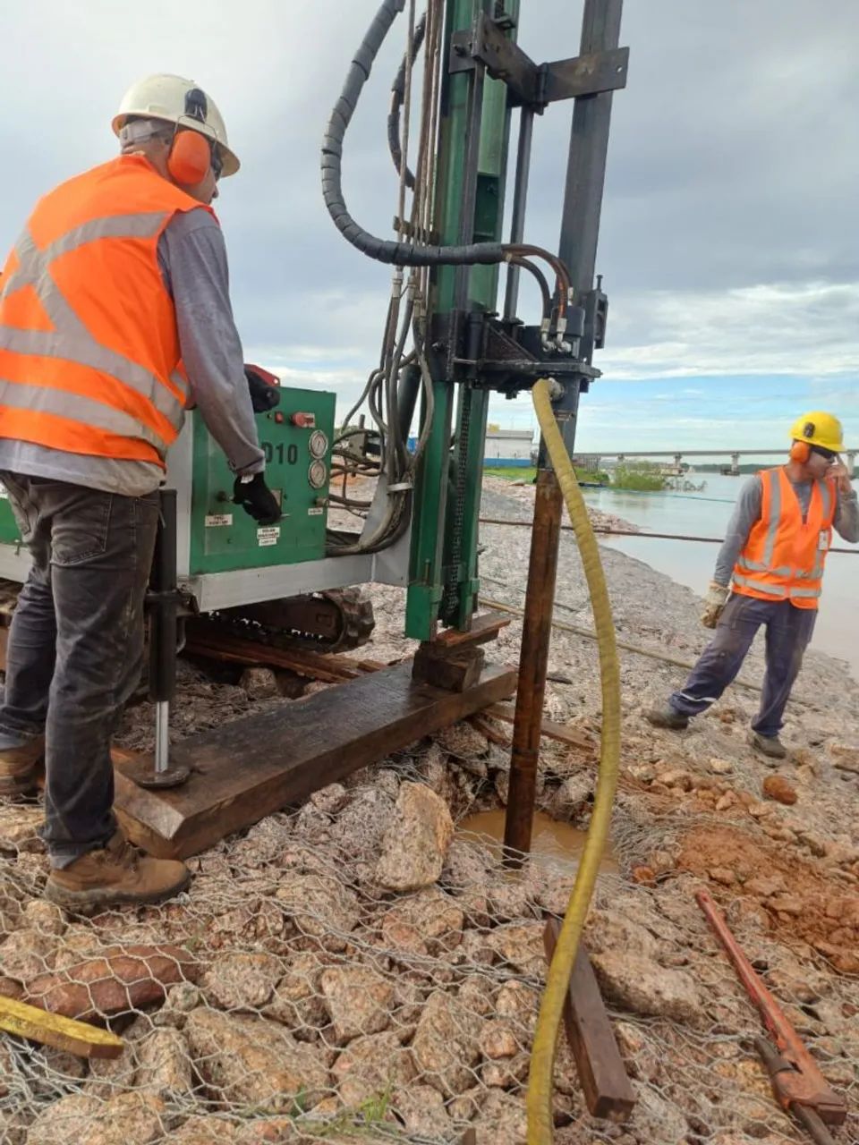 Sonda rotativa e SPT automatizado 