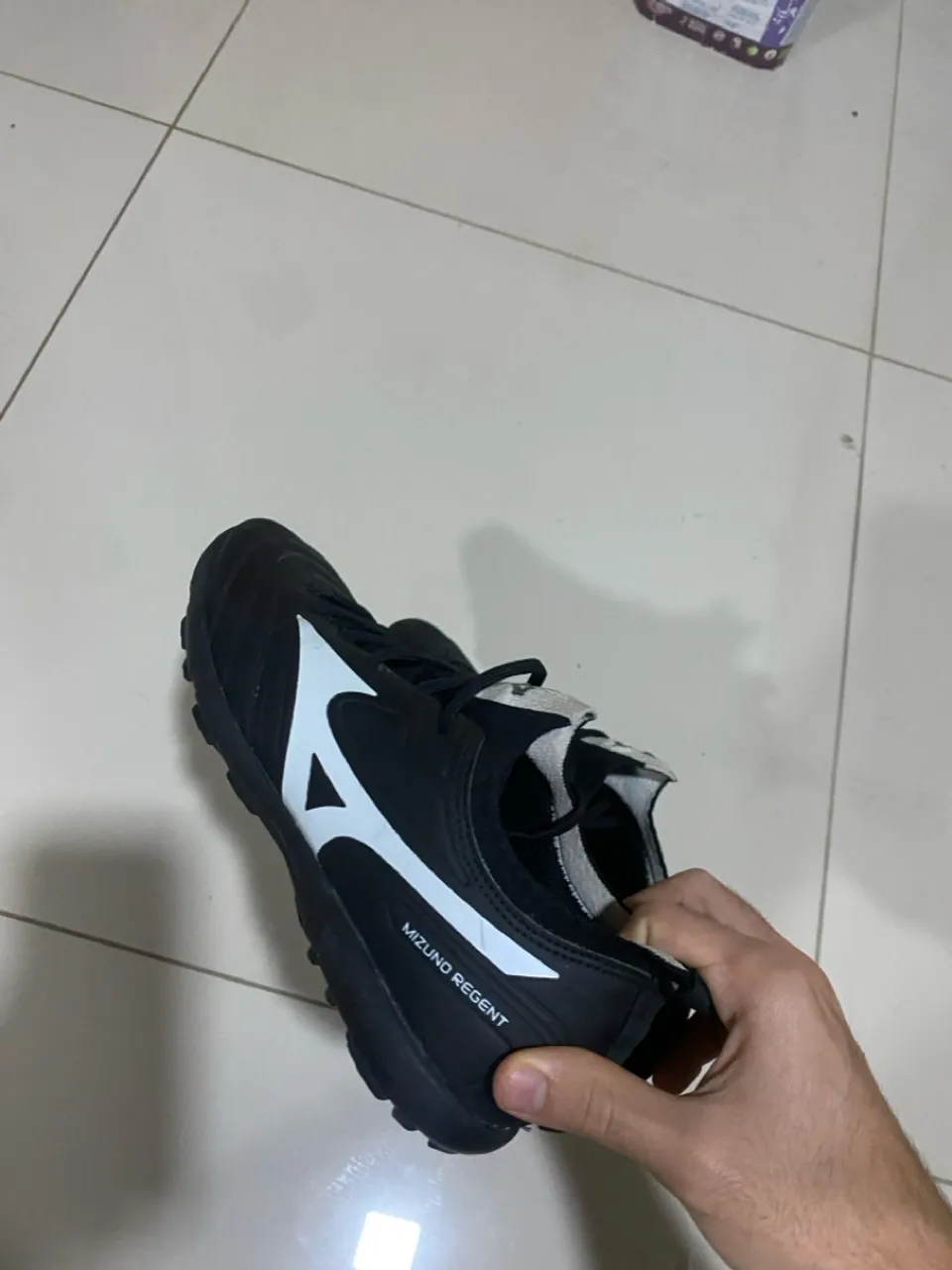 Chuteira society Mizuno