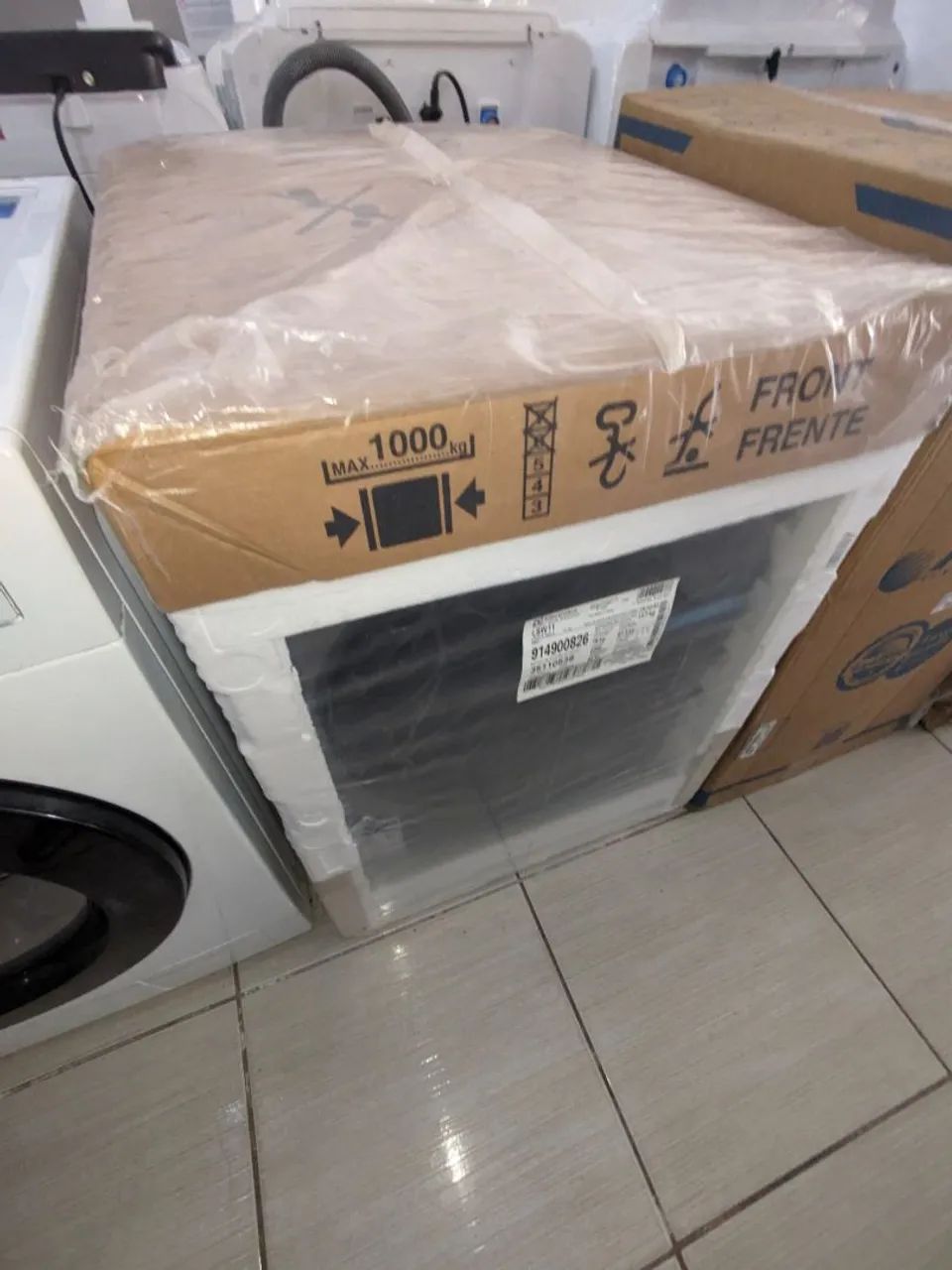 Lava e seca Electrolux com wifi inox nova na caixa 