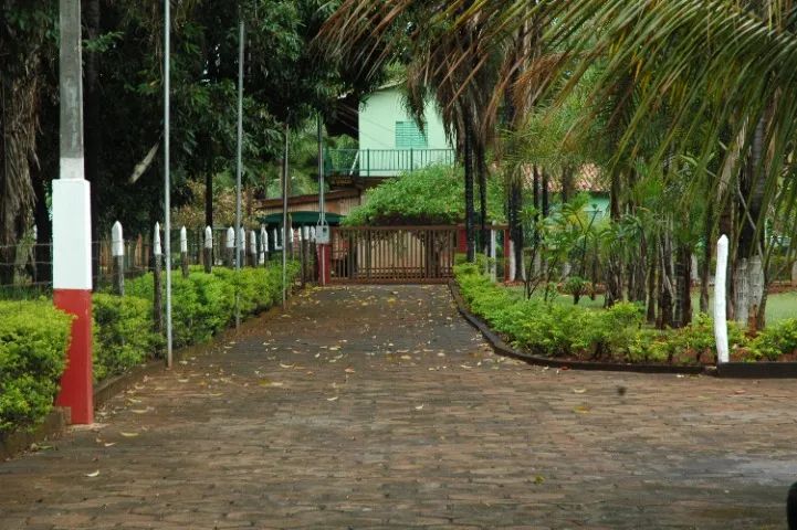 VENDO RANCHO REPRESA DE FURNAS PÉ NA ÁGUA *