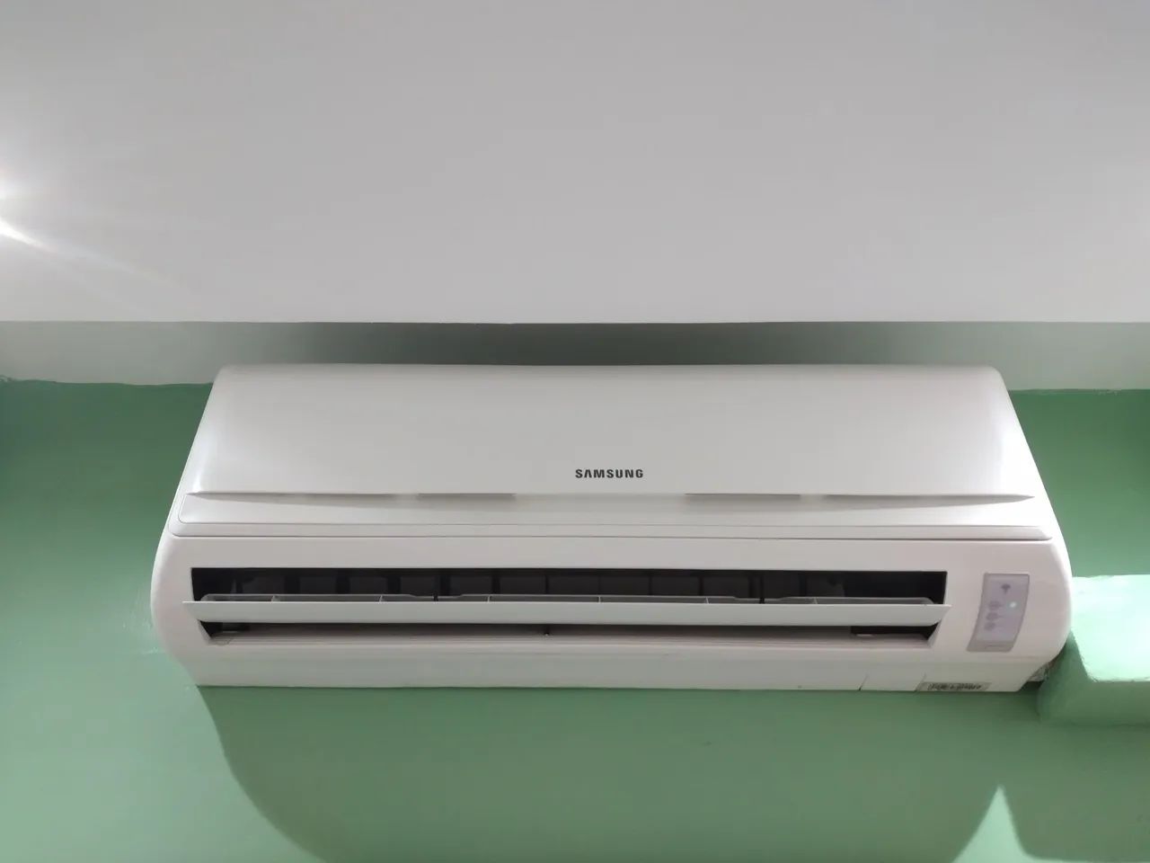 Torrando pra vender logo, Ar Condicionado Split Samsung 12.000 btus, 220v, frio.