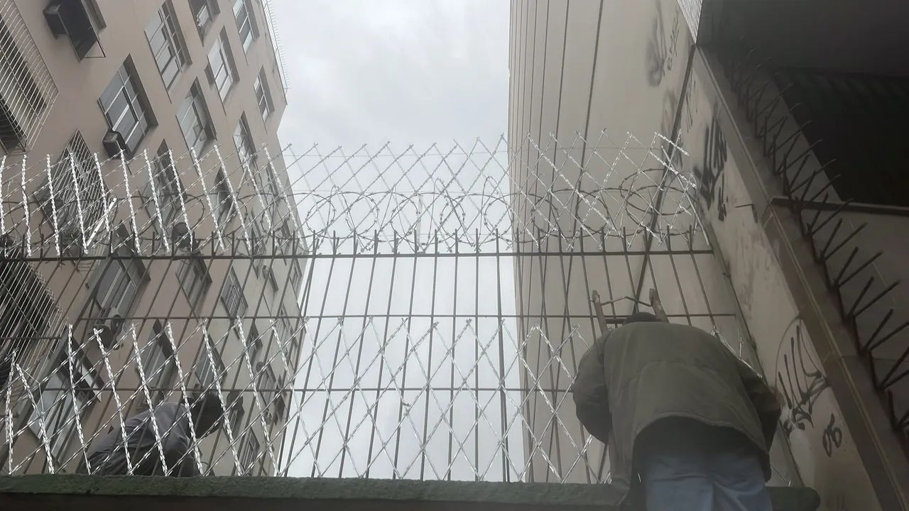 Cerca de proteção com arame de concertina  - Foto 2