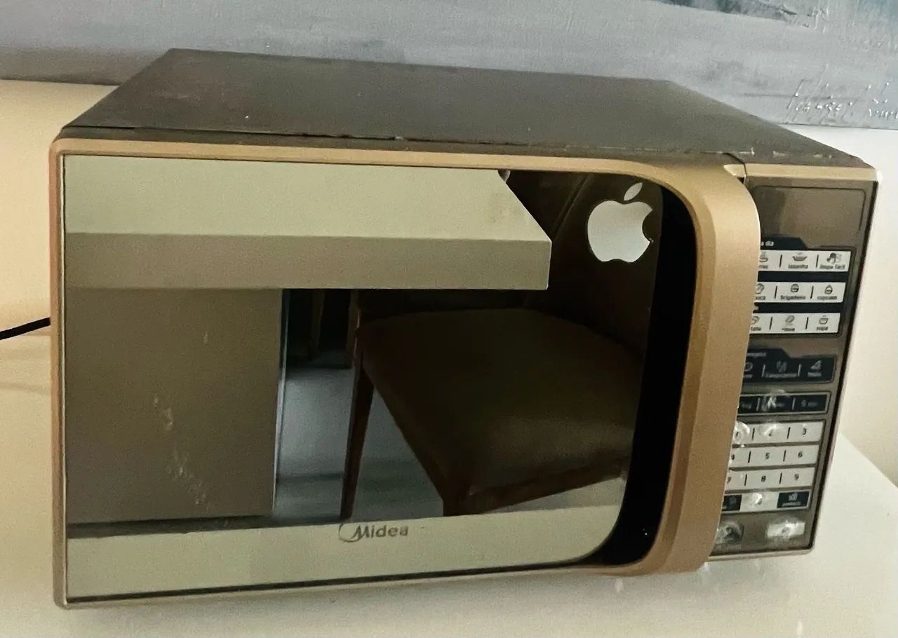 Micro-ondas Midea com Design Exclusivo Apple