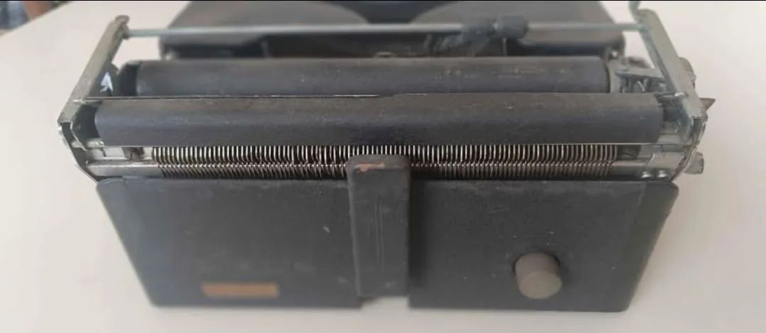 Máquina de escrever Hermes 2000 ( NO ESTADO) - Foto 2