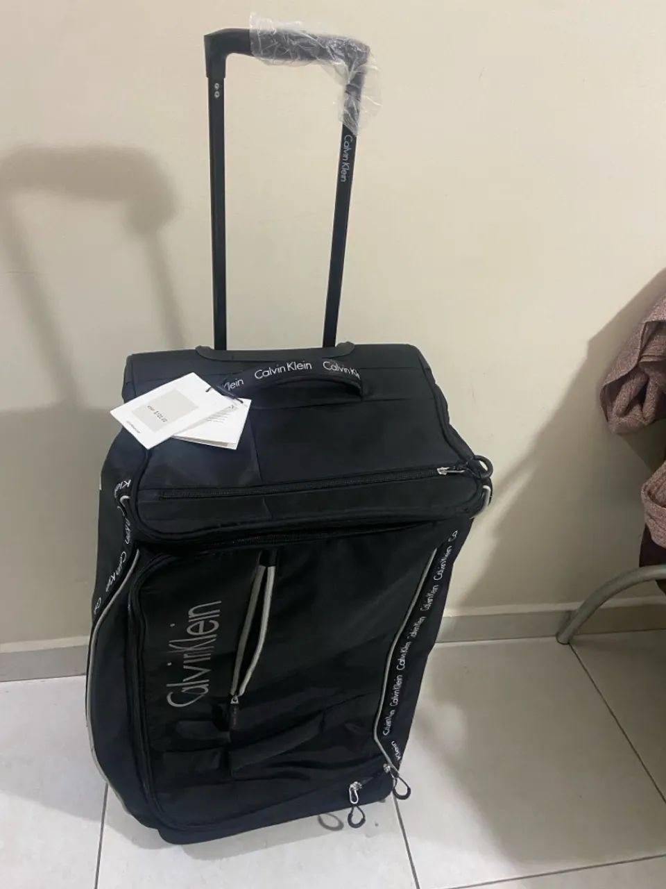 Mala Calvin Klein 23kg