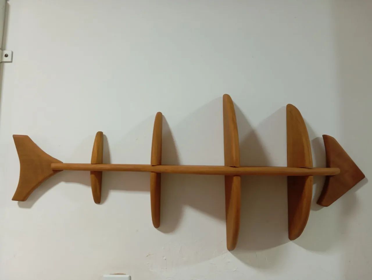Prateleira peixe madeira 