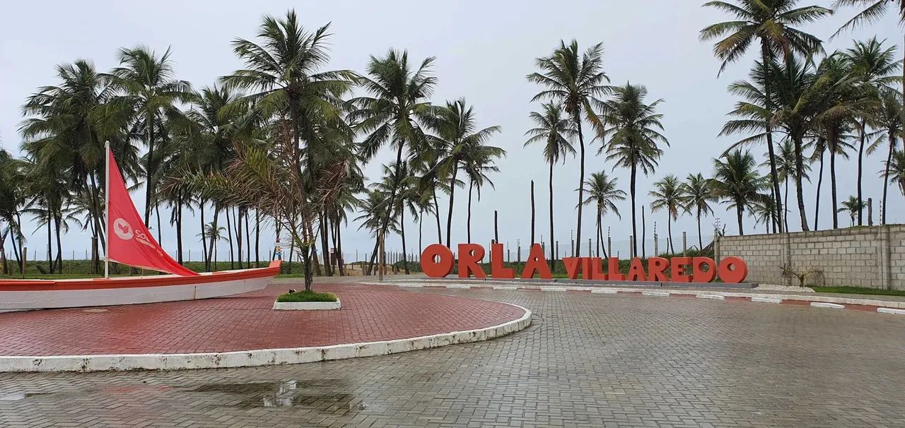 Lote vista mar no Condomínio Villaredo Barra, com acesso a praia.