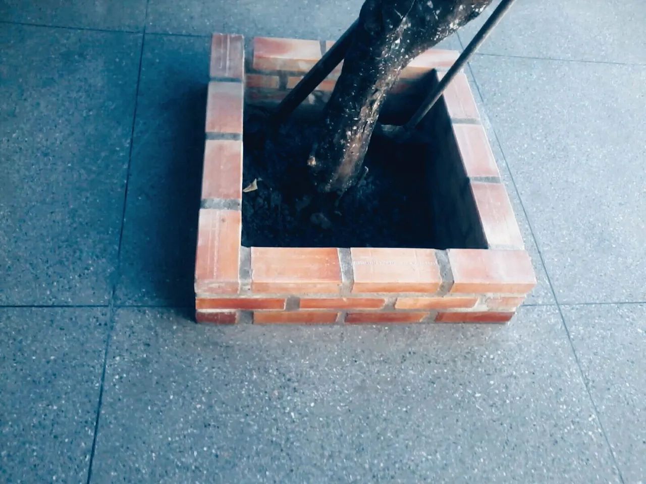 Piso feito de granilite resistente a sol e chuva  - Foto 4