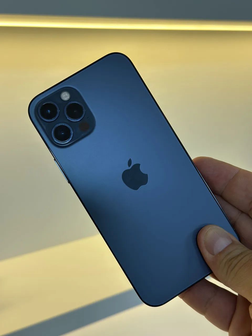 IPHONE 12 PRO 128GB AZUL SEMINOVO - Celulares e Smartphones