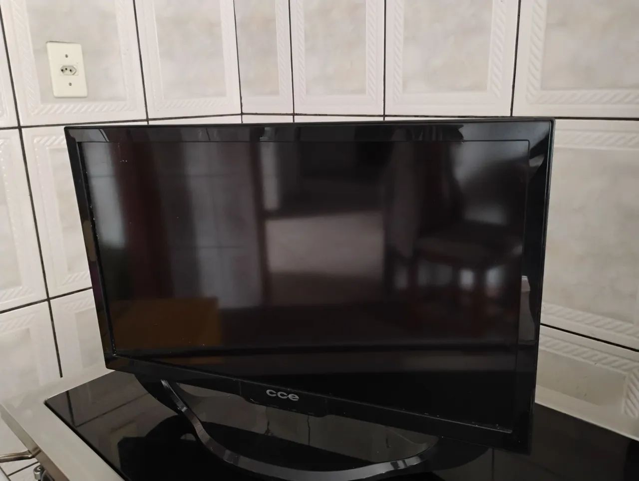 Tv 24 plegadas CCE LN24G
