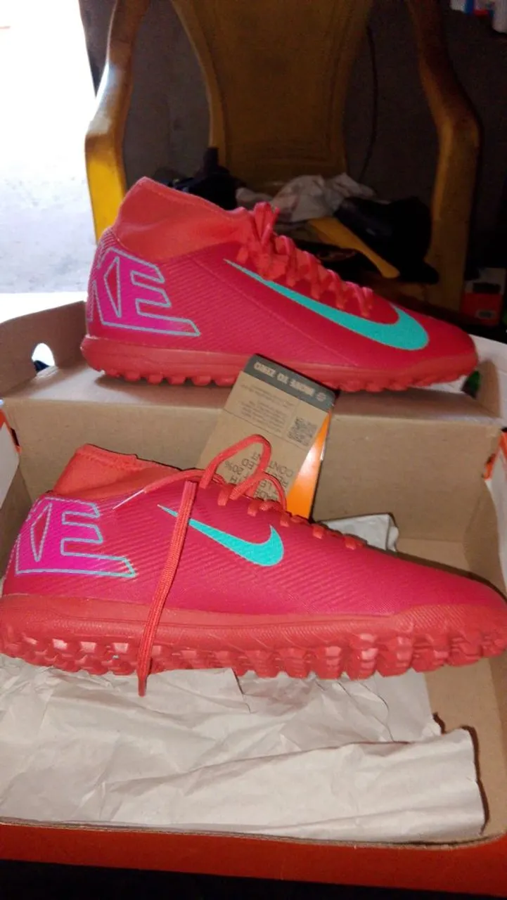 Chuteiras Nike Mercurial Campo Society - Vermelhas