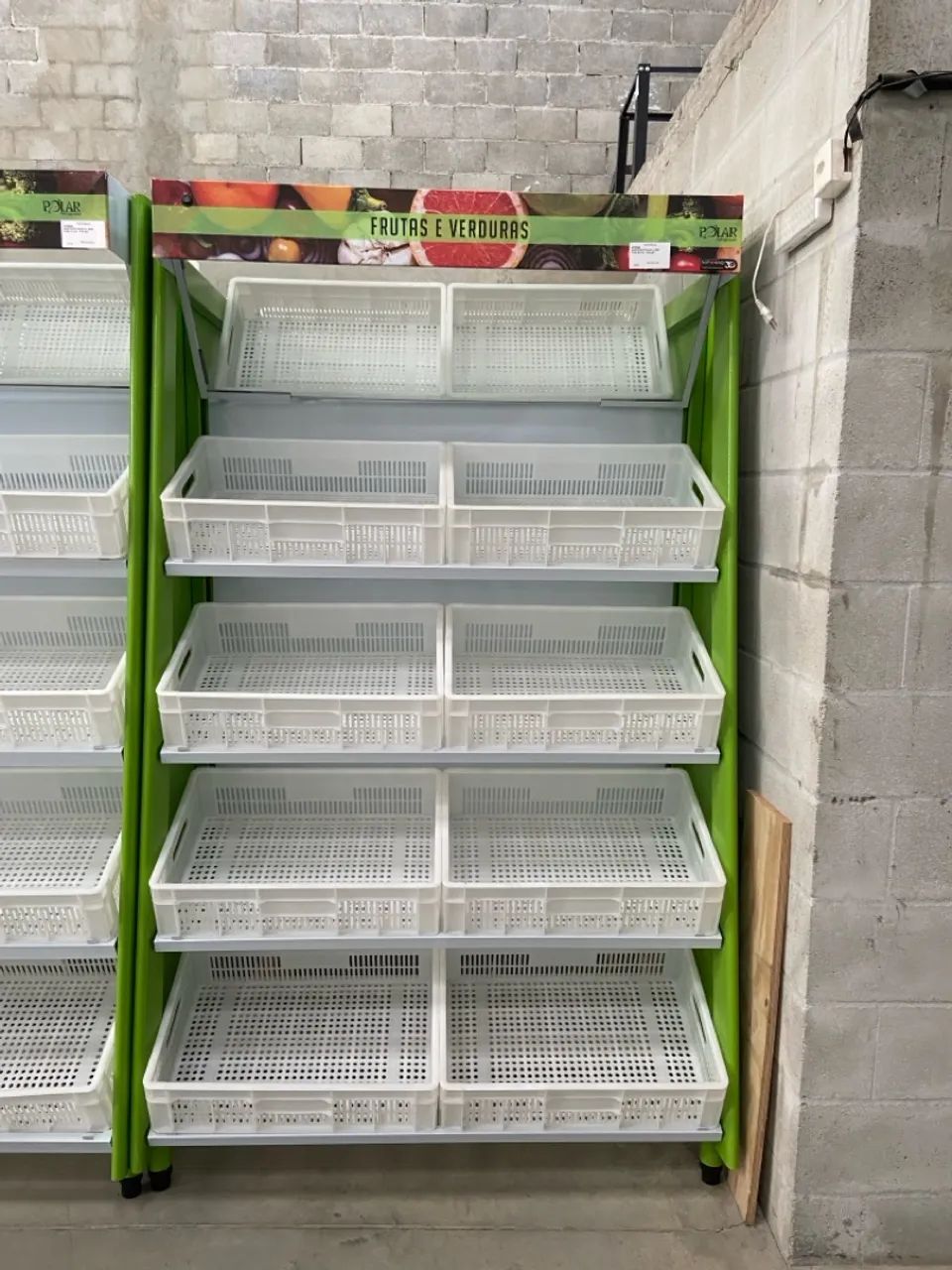 VITRINE HORTIFRUTÍCOLA 1,30M COM 08 CX - POLAR