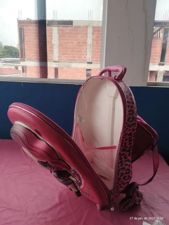 Mochila -mala LOL Surprise com rodinhas - Rosa - Foto 4