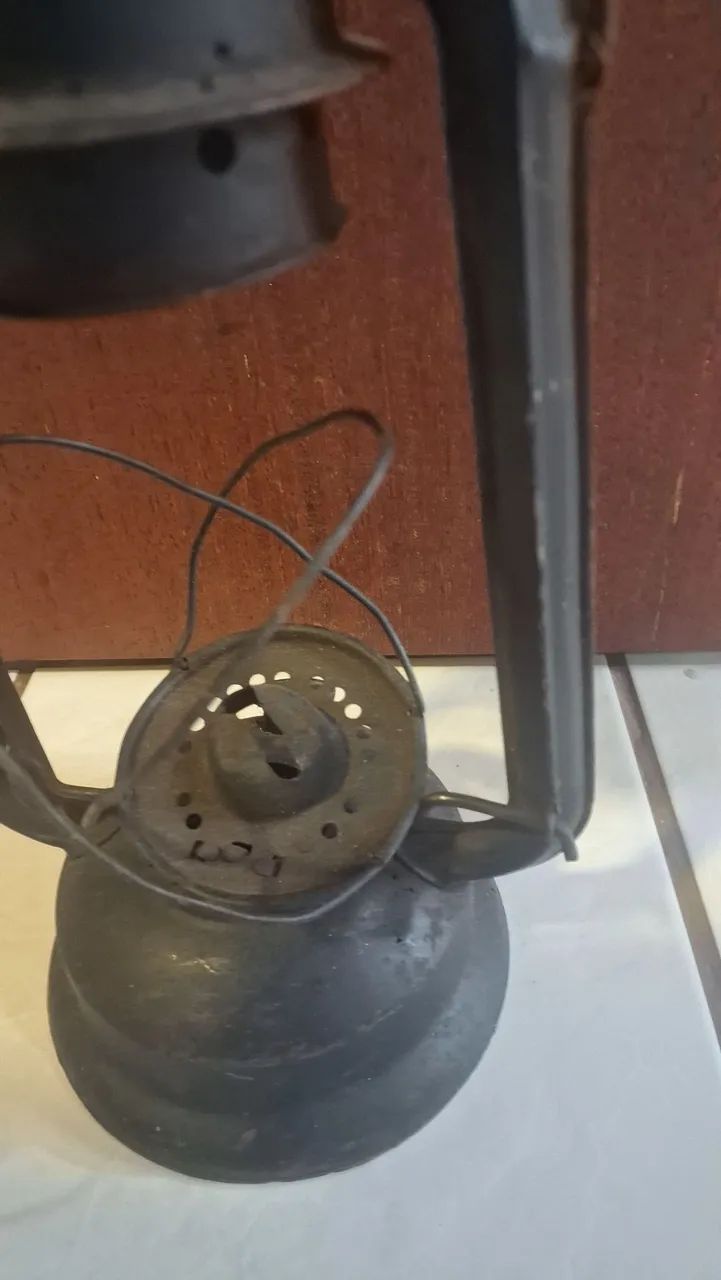 Antigo e Rústico - Lanterna a Querosene - Foto 5