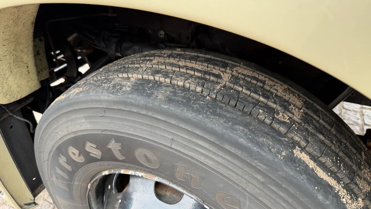 VOLKSWAGEN 24-280 6x2 ano 2013 Baú - Foto 12