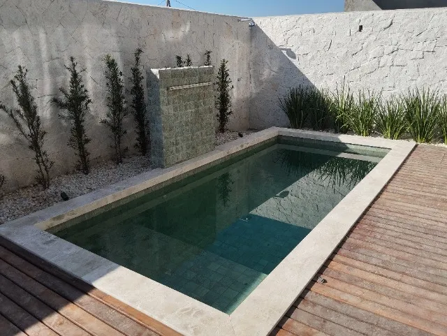 PISCINAS DE VINIL E DE AZULEJO