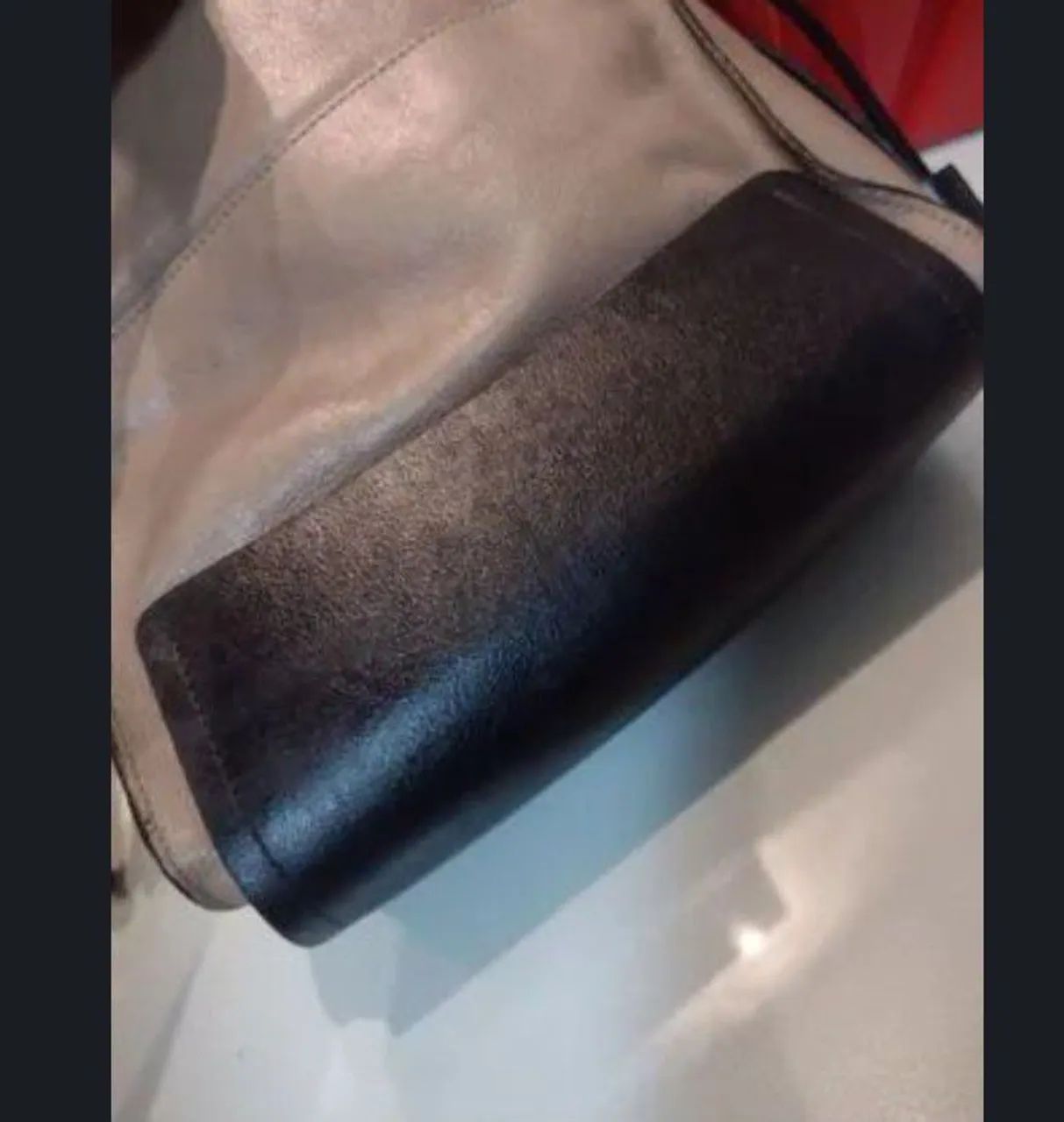 Bolsa Arezzo de couro legítimo bege com detalhe em cafe - Foto 2