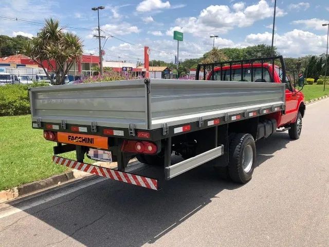 F4000 2018 4x4  - Foto 5