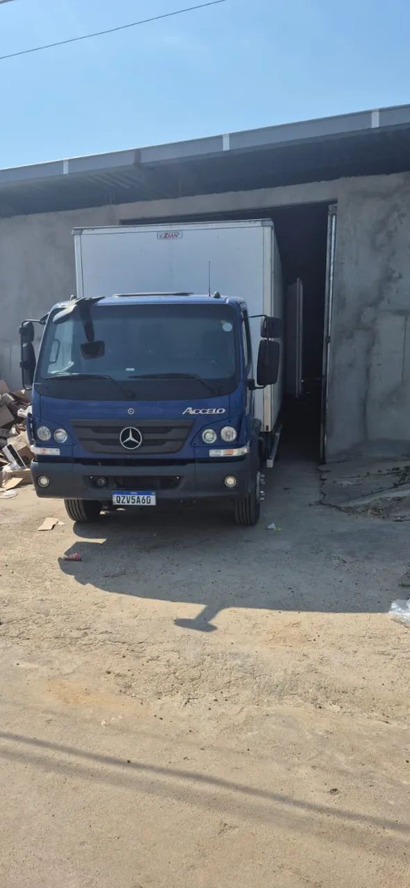 Caminhão Mercedes ACCELO 1017CE 