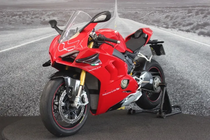 Ducati Panigale V4S Modell 1:12 - Detailgetreue Diecast Miniatur In Rot