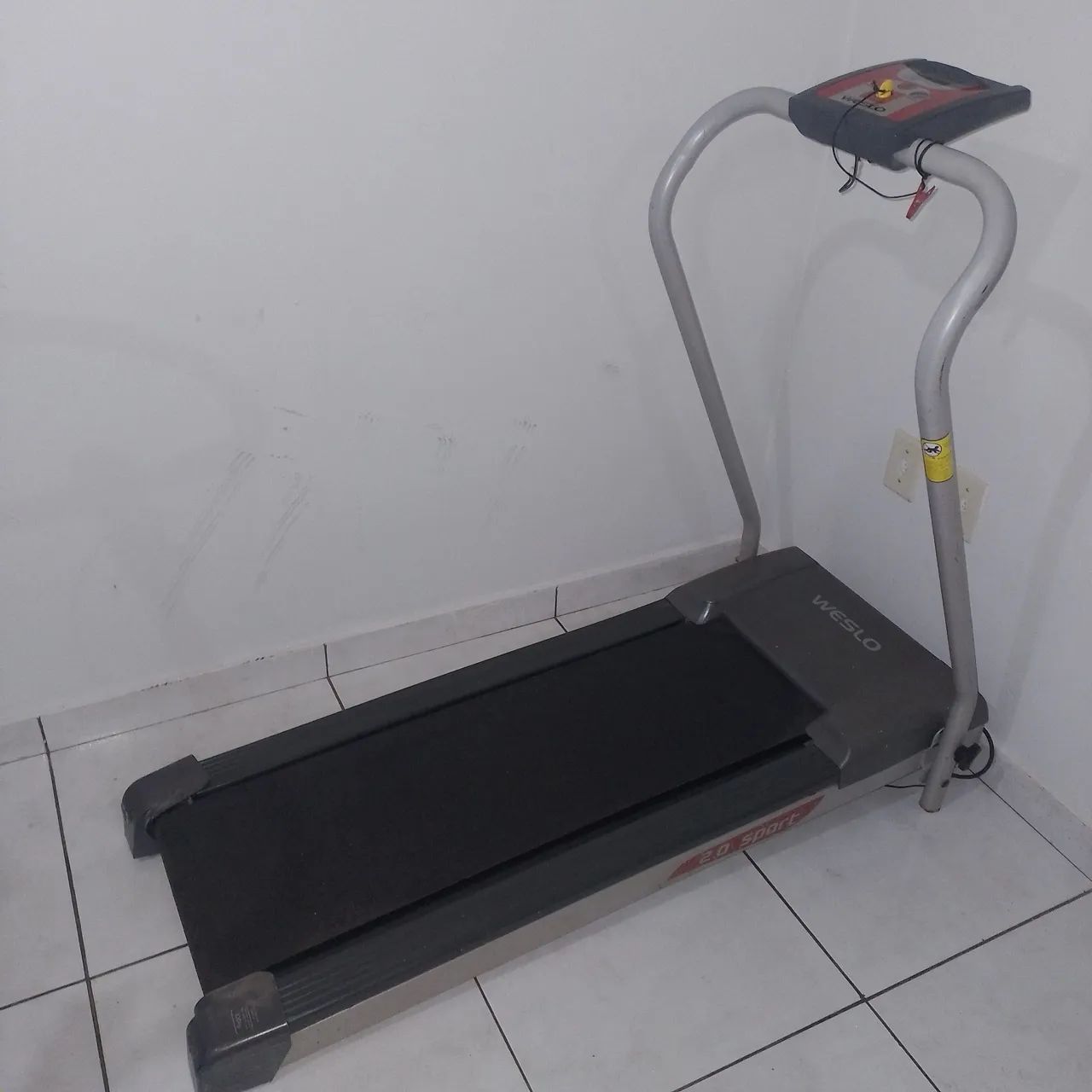 Esteira Weslo - Ideal para exercícios em casa - Foto 5