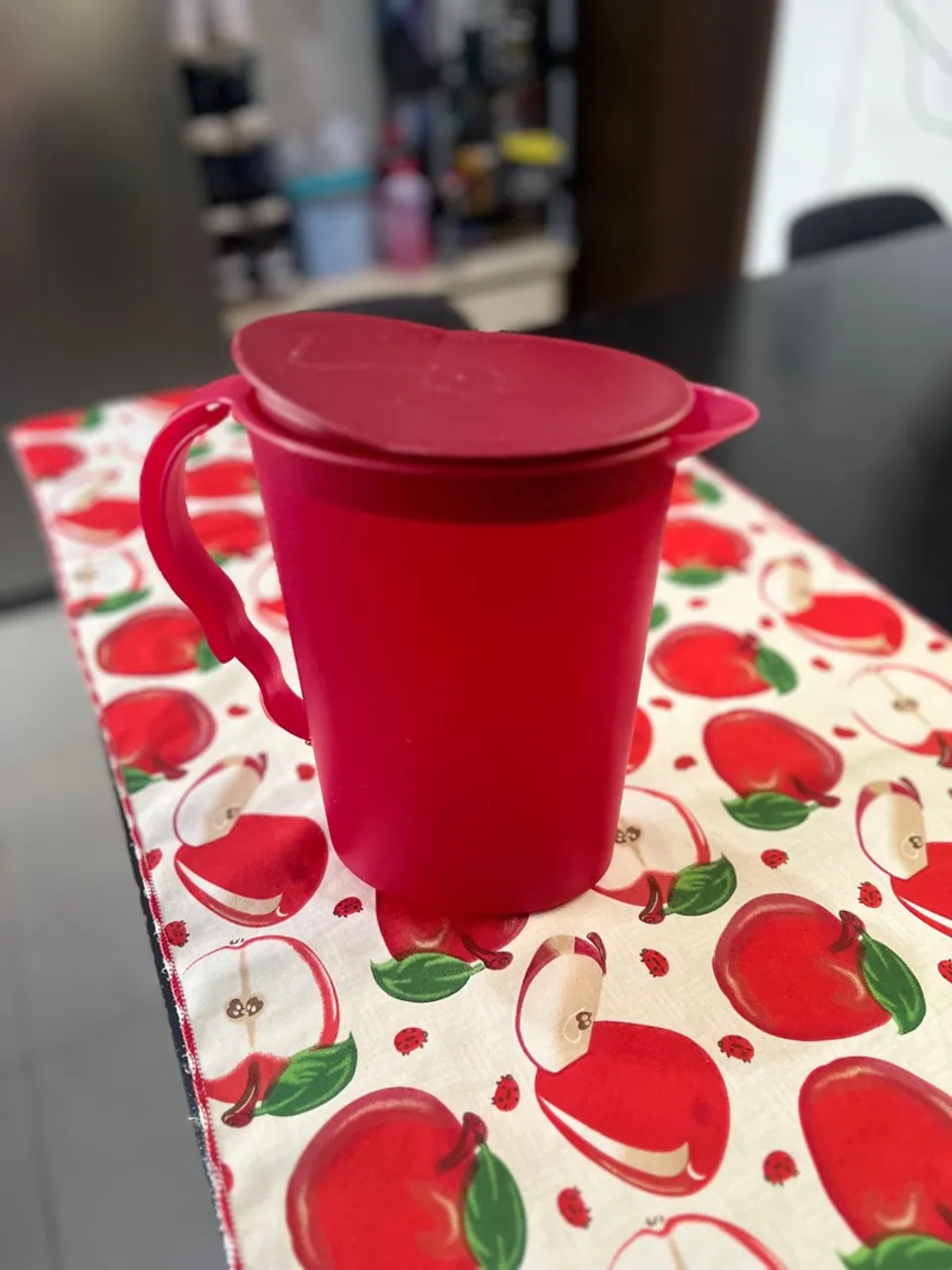 Jarra TUPPERWARE Murano cor vinho 2L