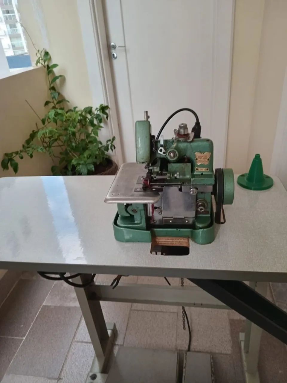 Maquina de overloque 