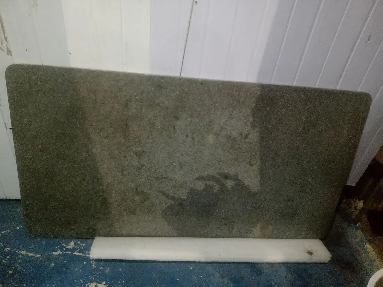 Vendo uma pedra de granito 