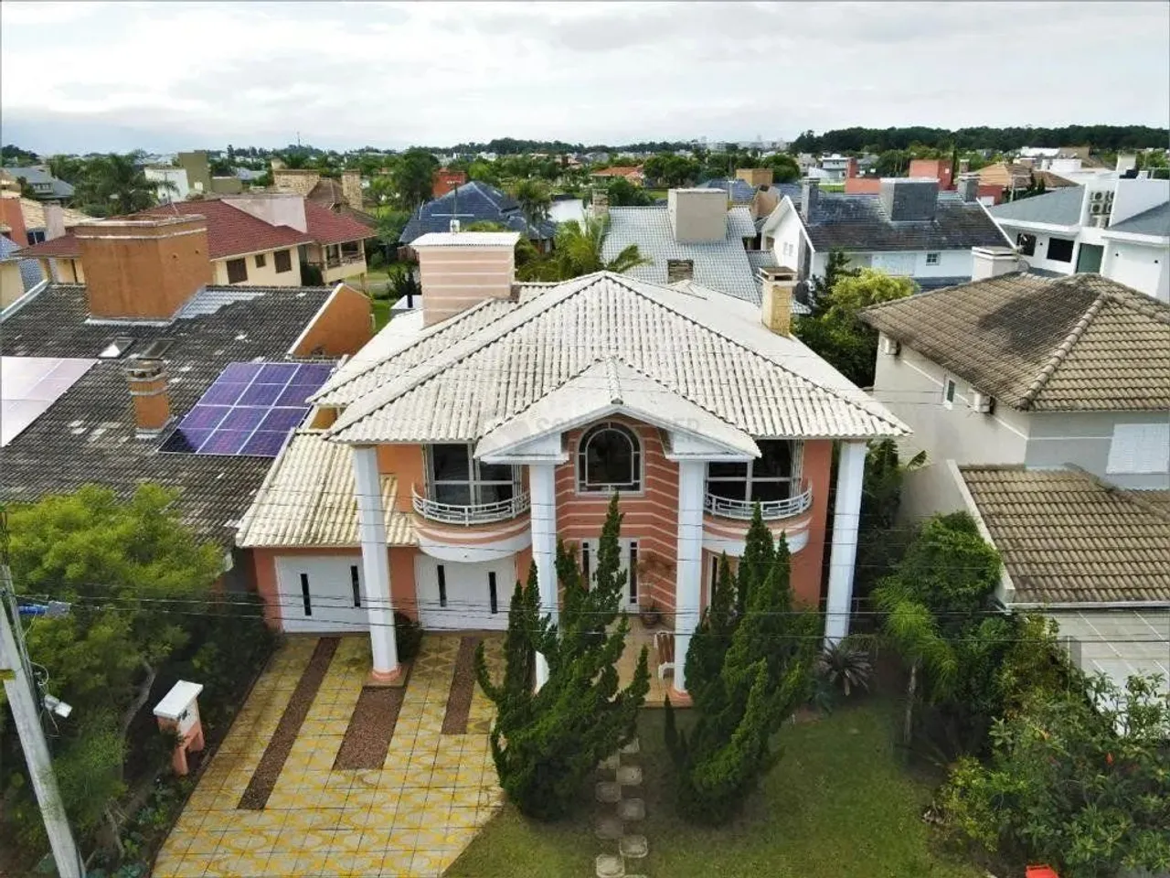 Magnífica casa linda, 360m2 de área construída
