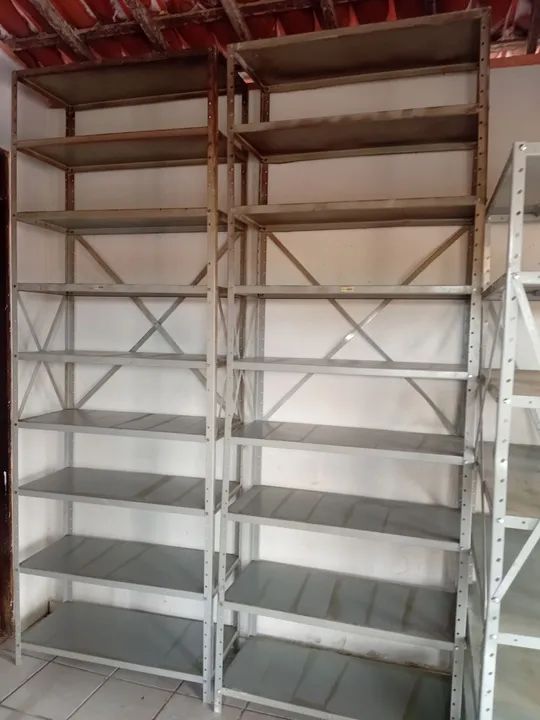 3 estantes reforçadas com 9 bandeijoes 1100 - Foto 3