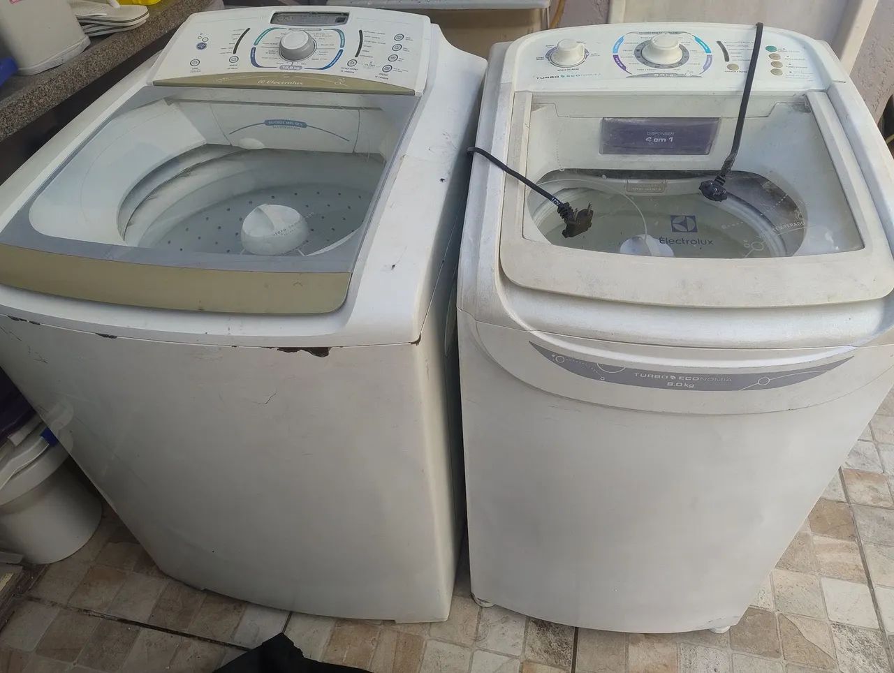 Lote de Máquinas de Lavar, Fogão e Microondas 