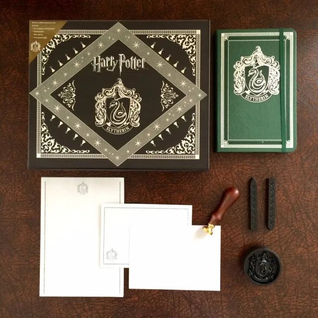 Harry Potter Stationery Kit – Slytherin (Slytherin Deluxe Stationery Set) Collector's Edition