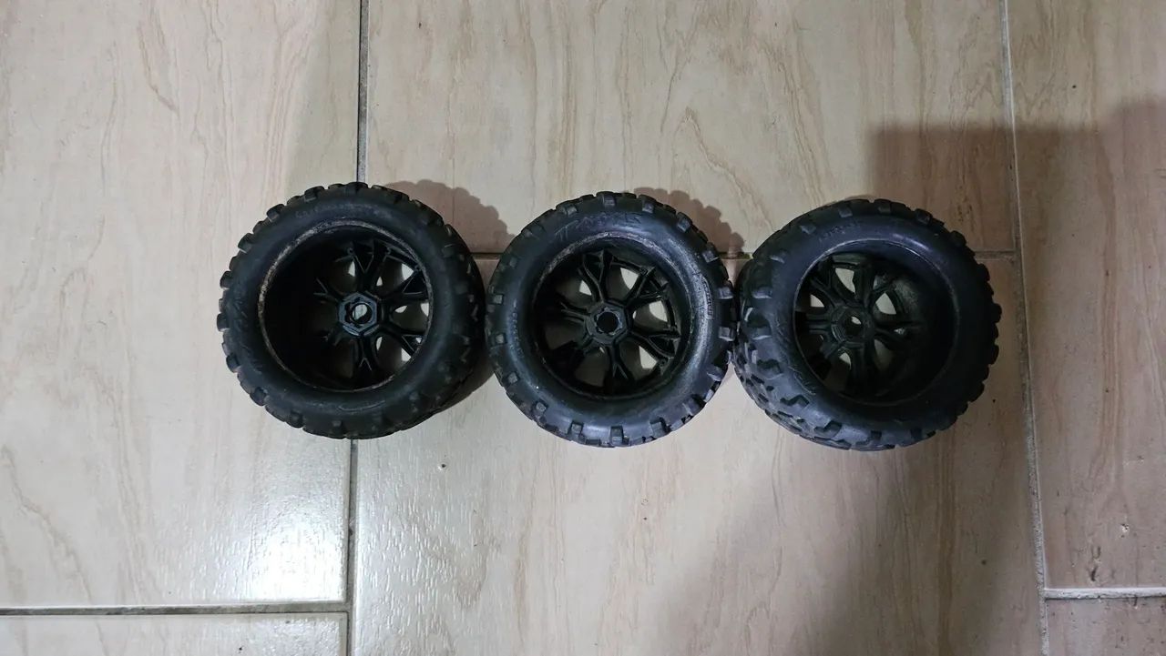 Rc 3 Rodas Traxxas Revo 17mm  - Foto 5