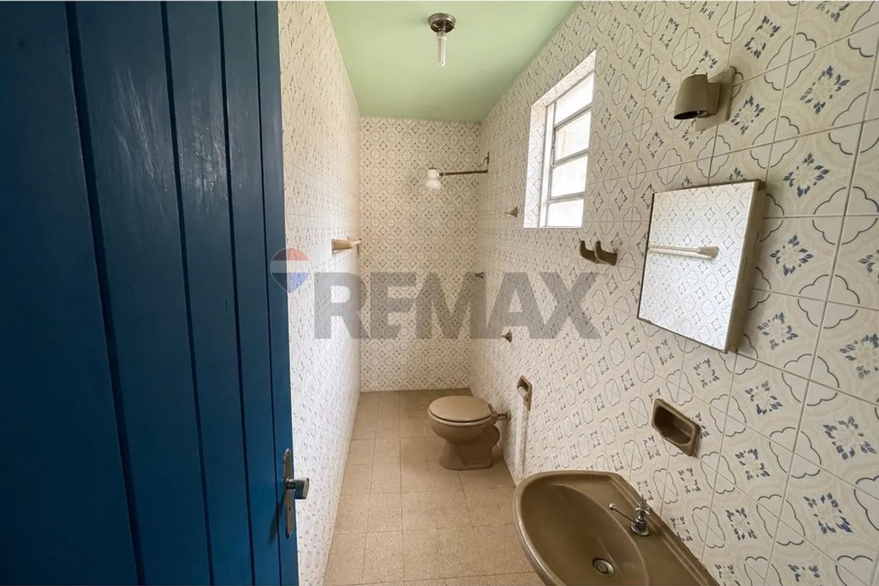 CASA DE ESQUINA À VENDA NO CENTRO DE ARAXÁ/MG  RUA UBERABA - Foto 5