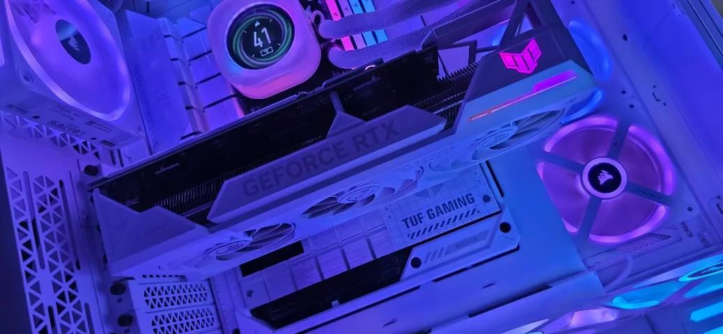 PC Gamer (BTF) - RTX 4070 Ti Super | i7-14700KF | 64GB DDR5 | Corsair & Asus TUF - Foto 2
