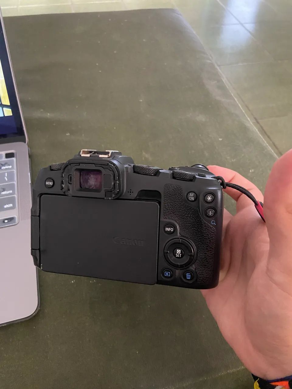 Câmera Canon RP - Foto 4