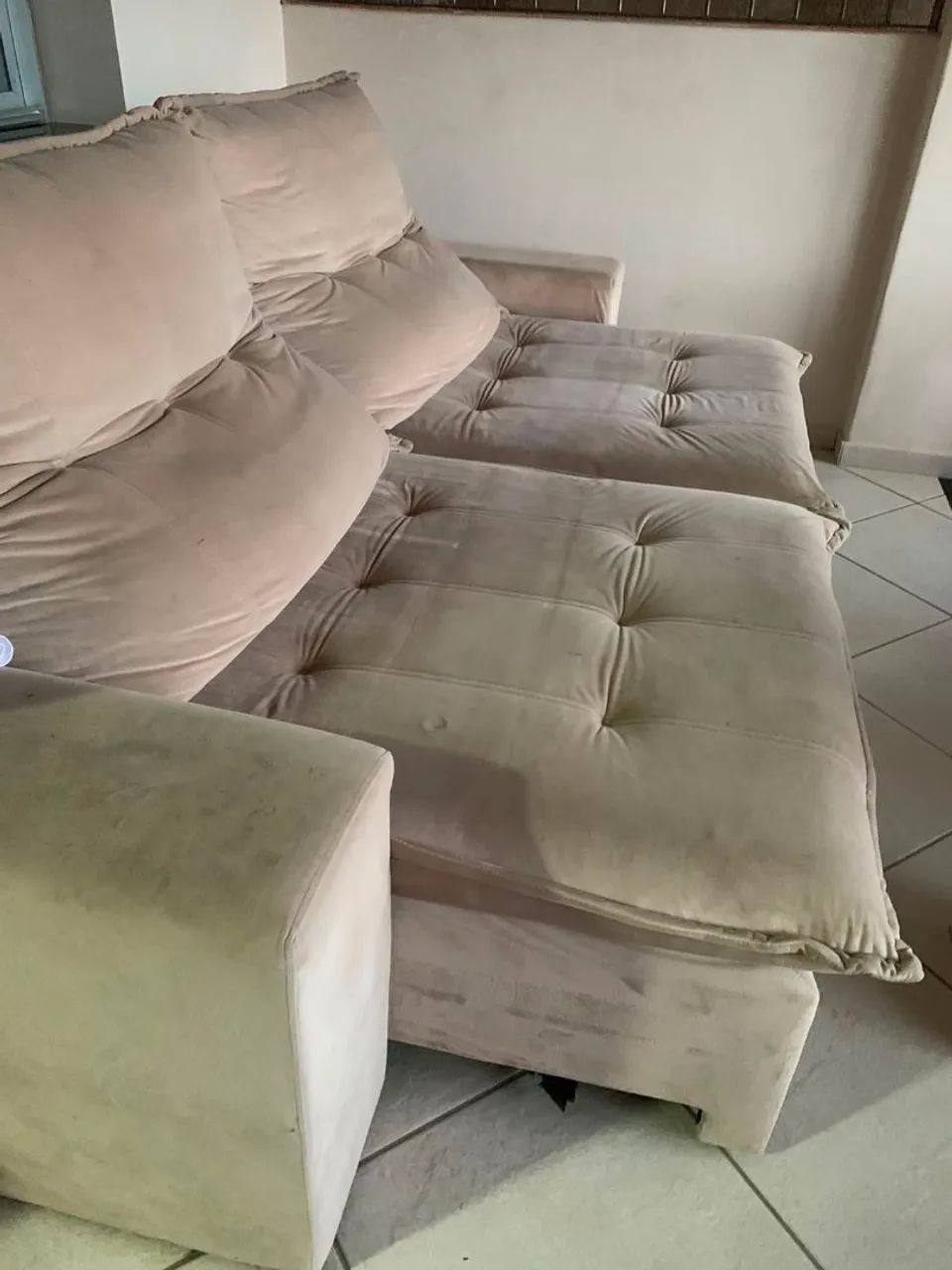 sofá Retrátil usado pouquíssimas vezes - Foto 2