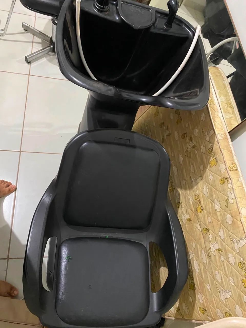 Lavatório, cadeira e espelho salão de beleza  - Foto 5
