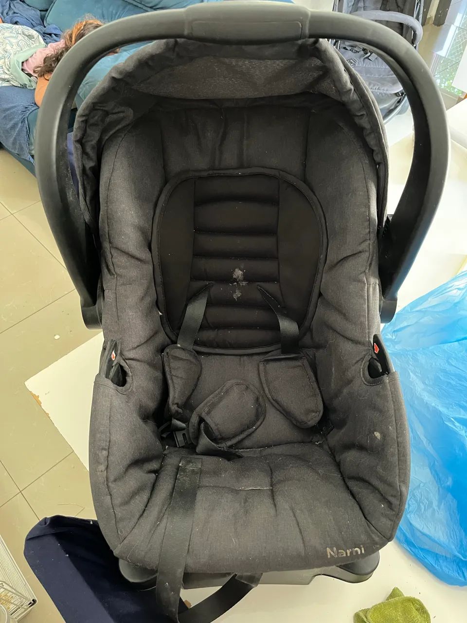 Carrinho de bebê com bebê conforto  - Foto 2