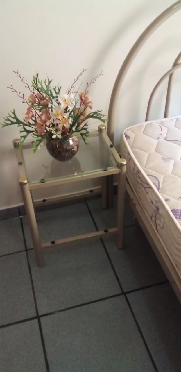 Vendo colchão, criado mudo e  cama de solteiro  - Foto 3