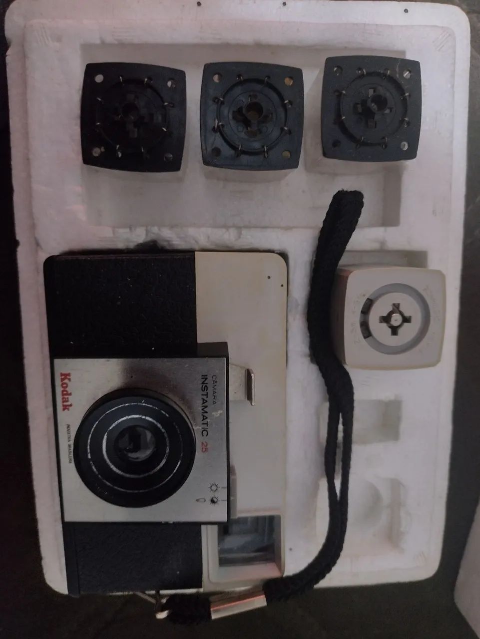 Câmara Kodak Instamatic 25 com flash - Foto 5