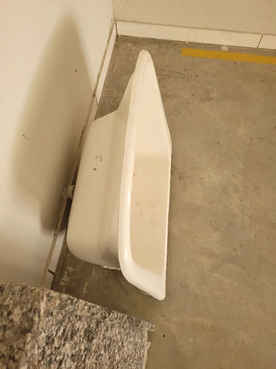 Bancada de pia com torneira e tanque - Foto 2