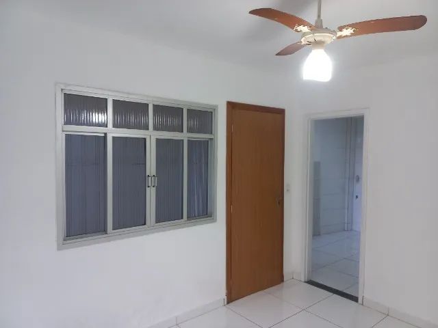 Kitnet sendo um quarto, uma cozinha, banheiro e area de serviço - Foto 3