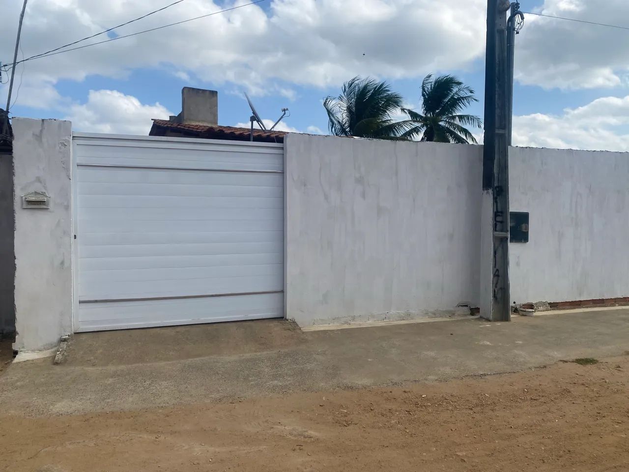 VENDO CASA ACEITAMOS TROCA EM VEÍCULO 