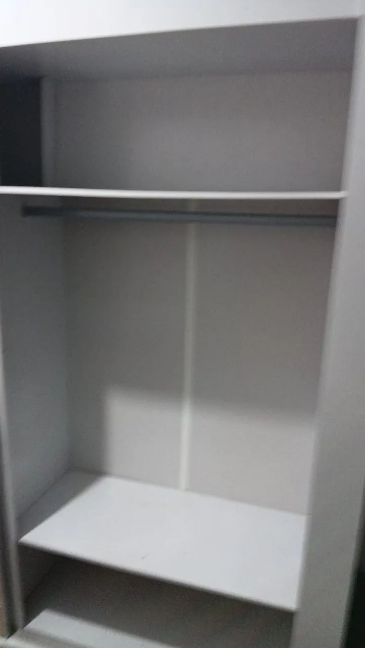  Guarda-roupa 3 porta de core - Foto 2