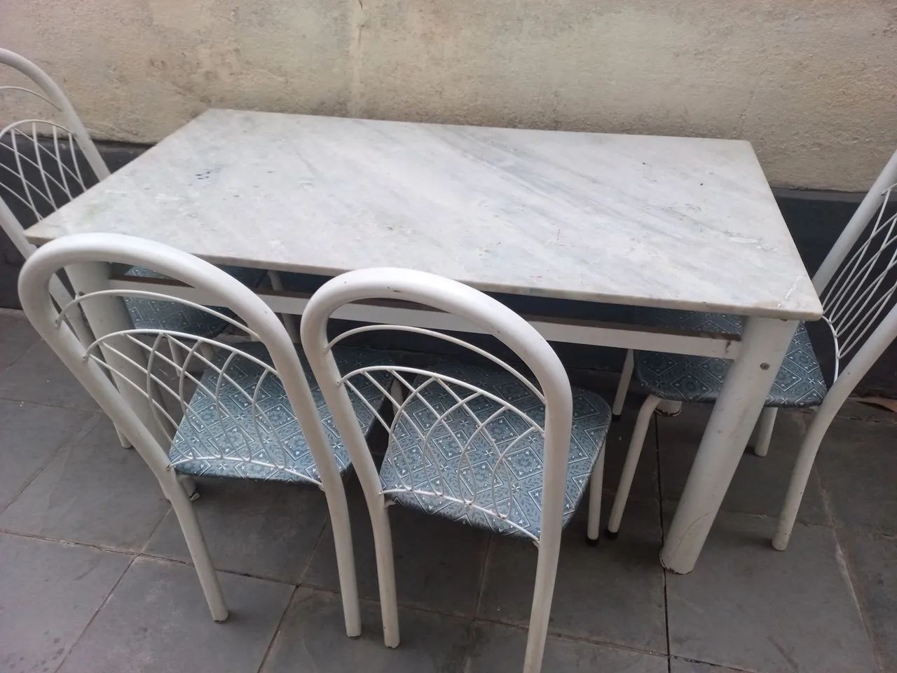 Mesa com 6 cadeiras